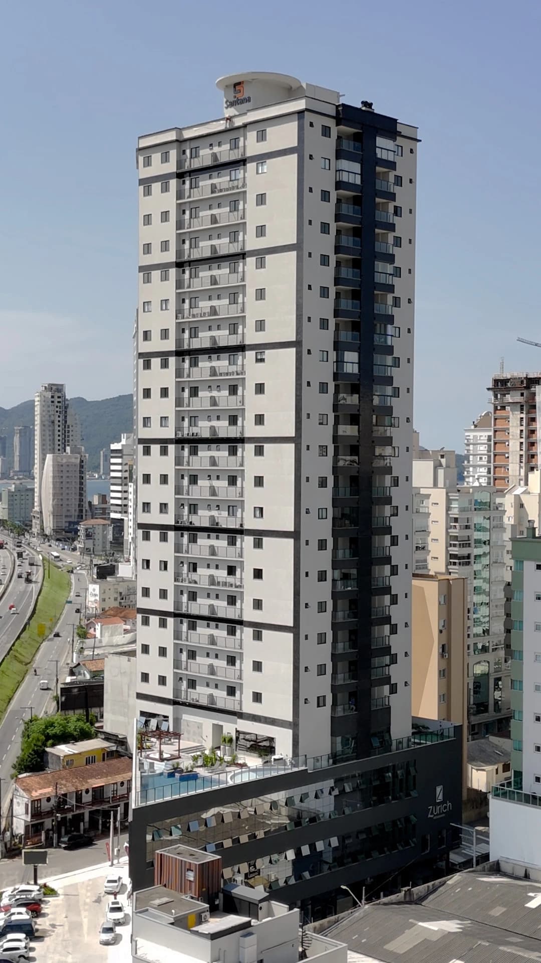 Fachada Zurich 02.jpeg